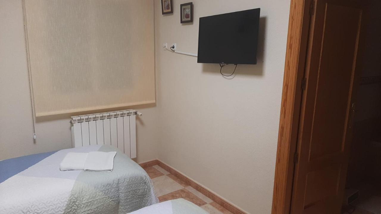Hostal Los Amigos لا رودا المظهر الخارجي الصورة