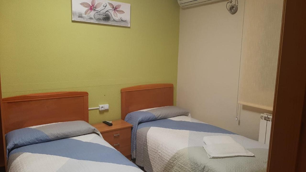 Hostal Los Amigos لا رودا المظهر الخارجي الصورة