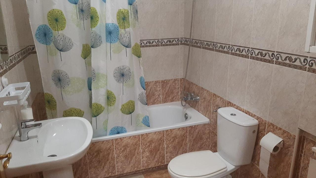 Hostal Los Amigos لا رودا المظهر الخارجي الصورة